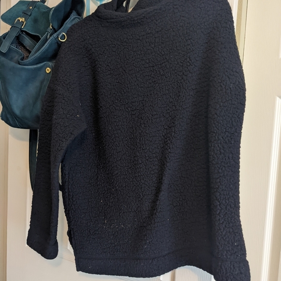 Oversized Navy Sherpa Fleece - Picture 2 of 2